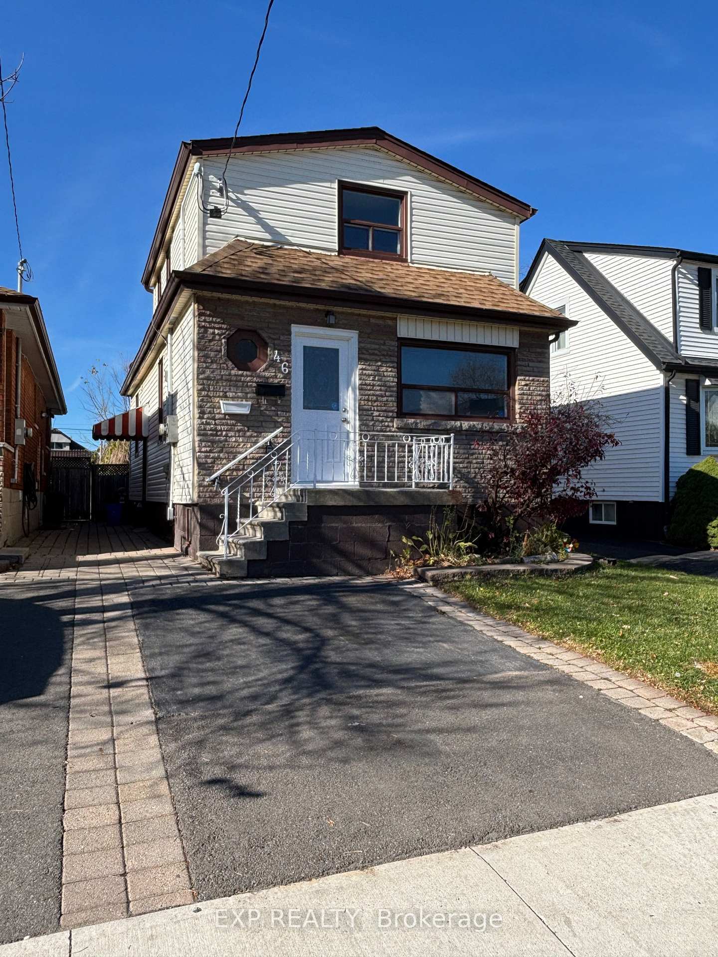 Property Photo: 46 Delena Avenue S ON L8H 1B6