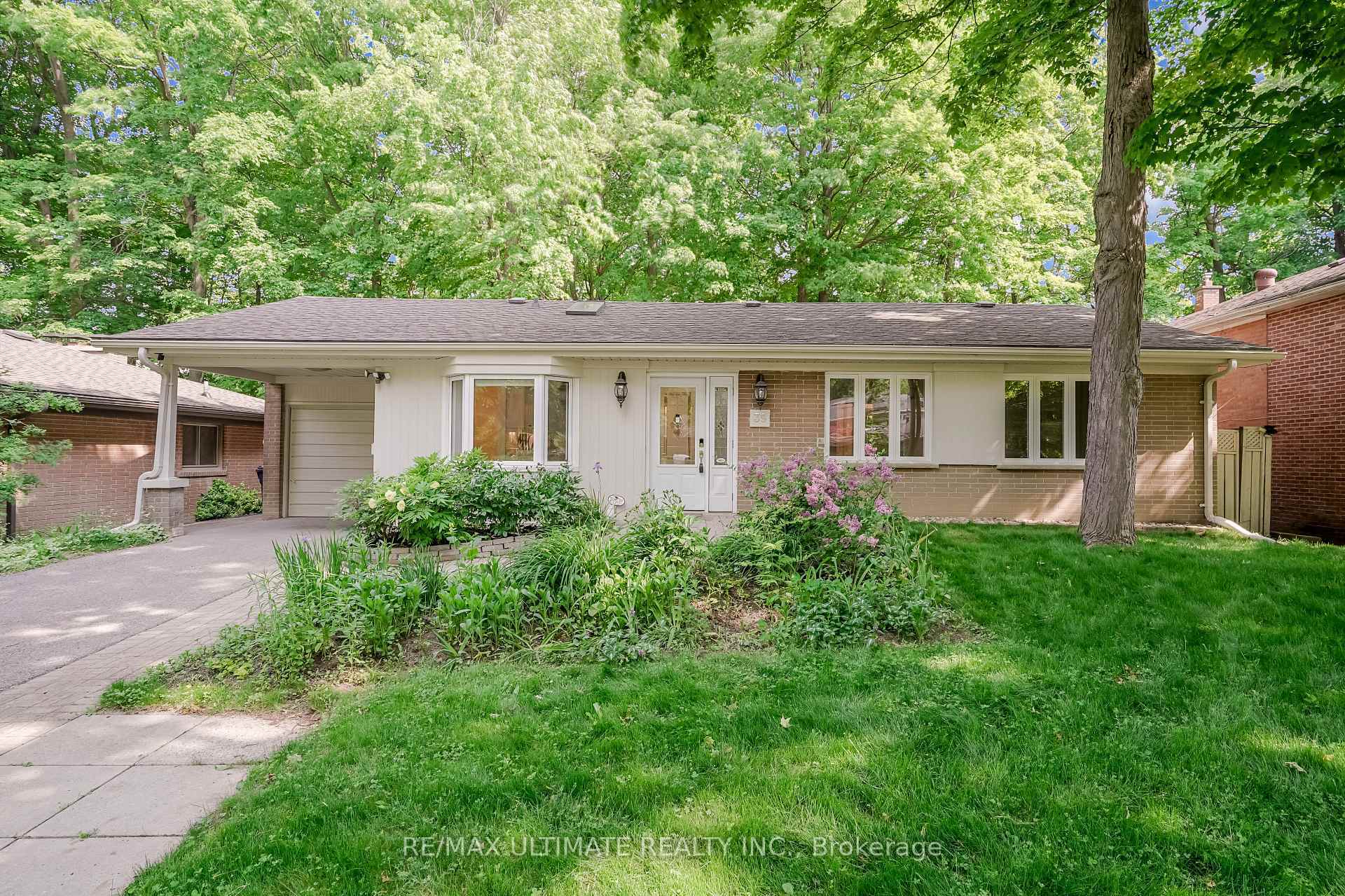 Property Photo: 39 Sagebrush Lane ON M3A 1X4