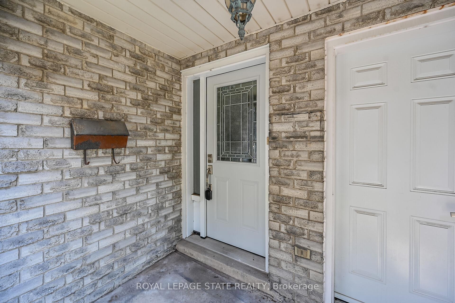 Property Photo: 183 Garden Crescent ON L8V 4T3