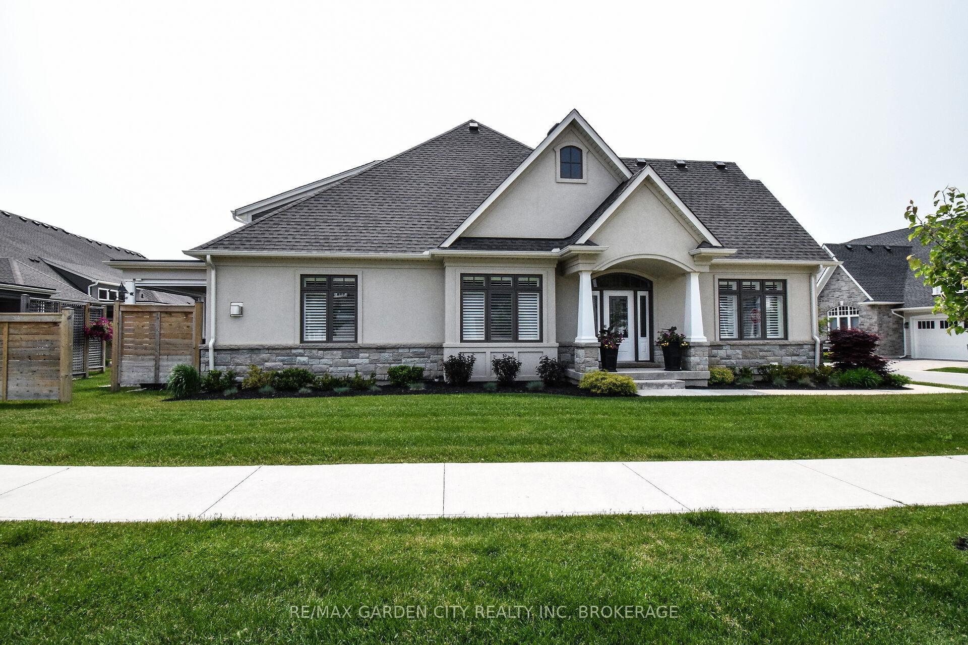 Property Photo: 2 Sassafras Row ON L0S 1N0