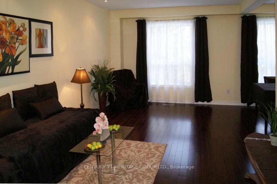 Property Photo: 94 Seaton Drive ON L4G 3X1