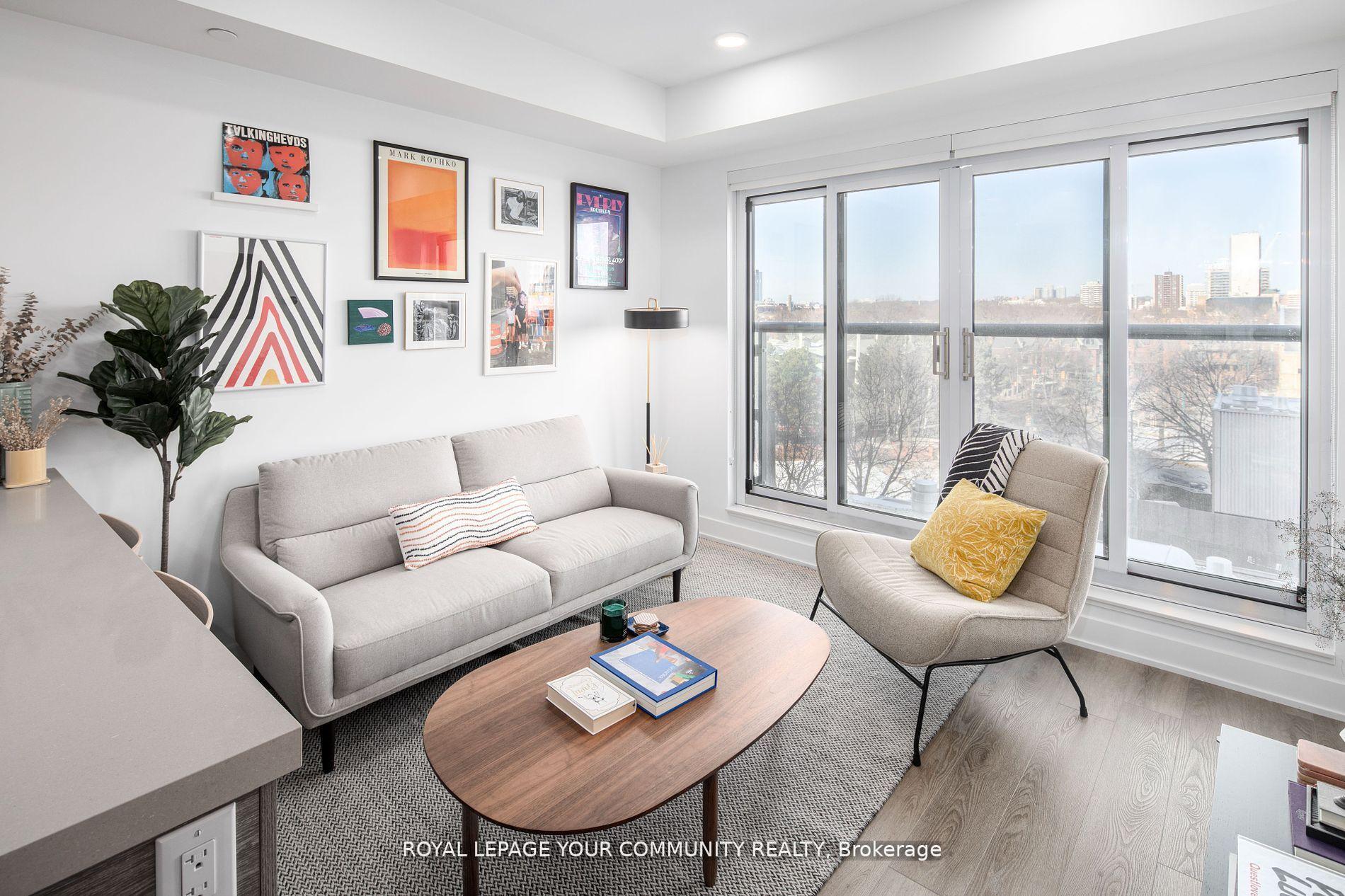 Property Photo: 484 Spadina Avenue 810 ON M5S 0E4