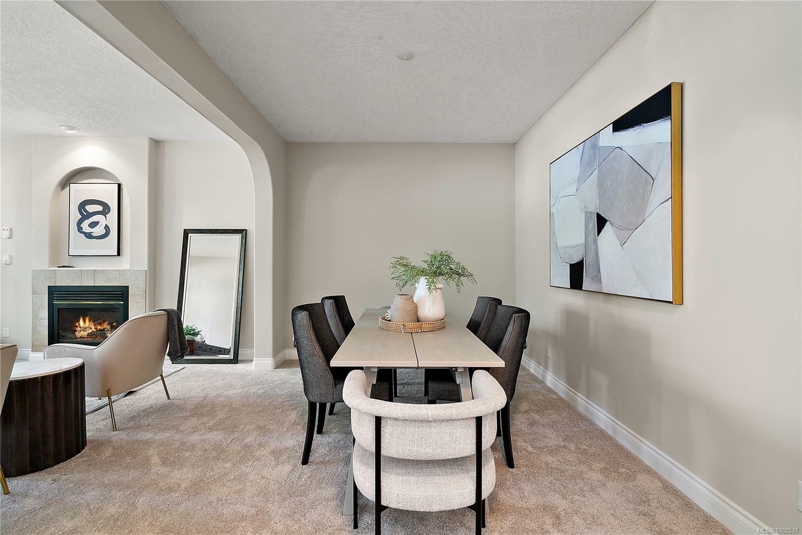 Photo de la propriété: 9864 Seventh St BC V8L 2V7