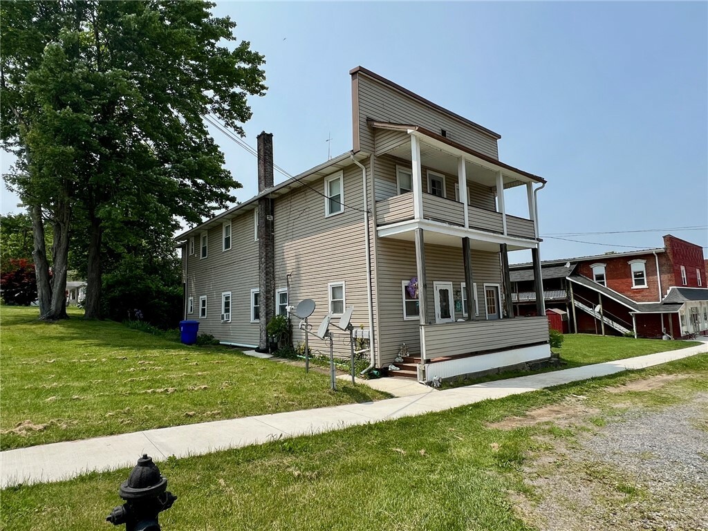 37 Lake Street  Stoneboro PA 16153 photo