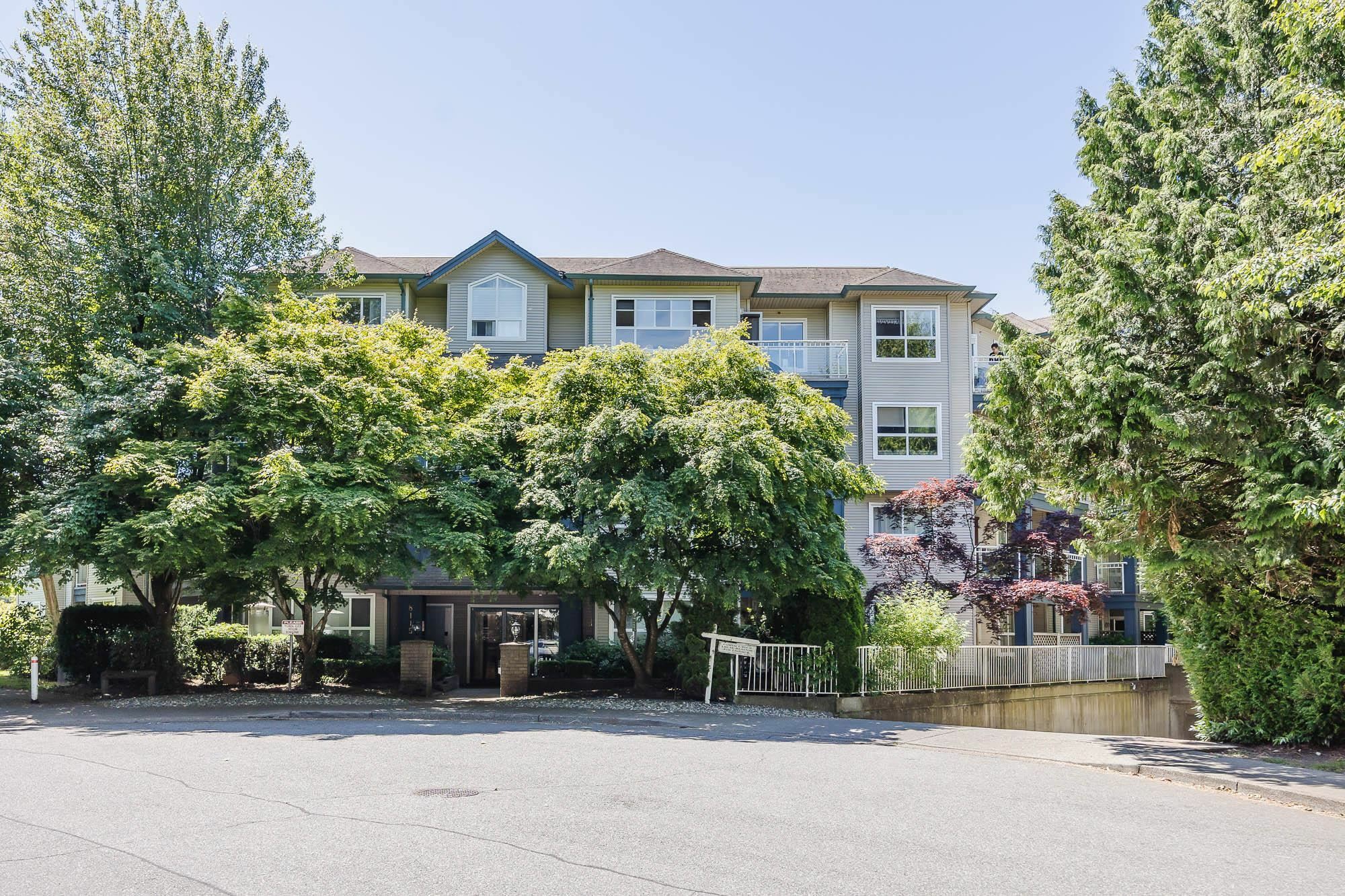 Photo de la propriété:  8115 121A Street 407  BC V3W 1J2 