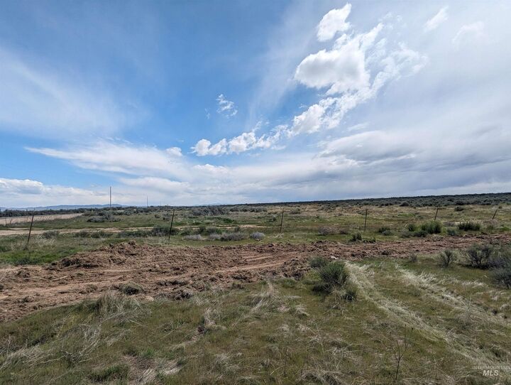 Property Photo:  705 Kuna Mora  ID 83634 