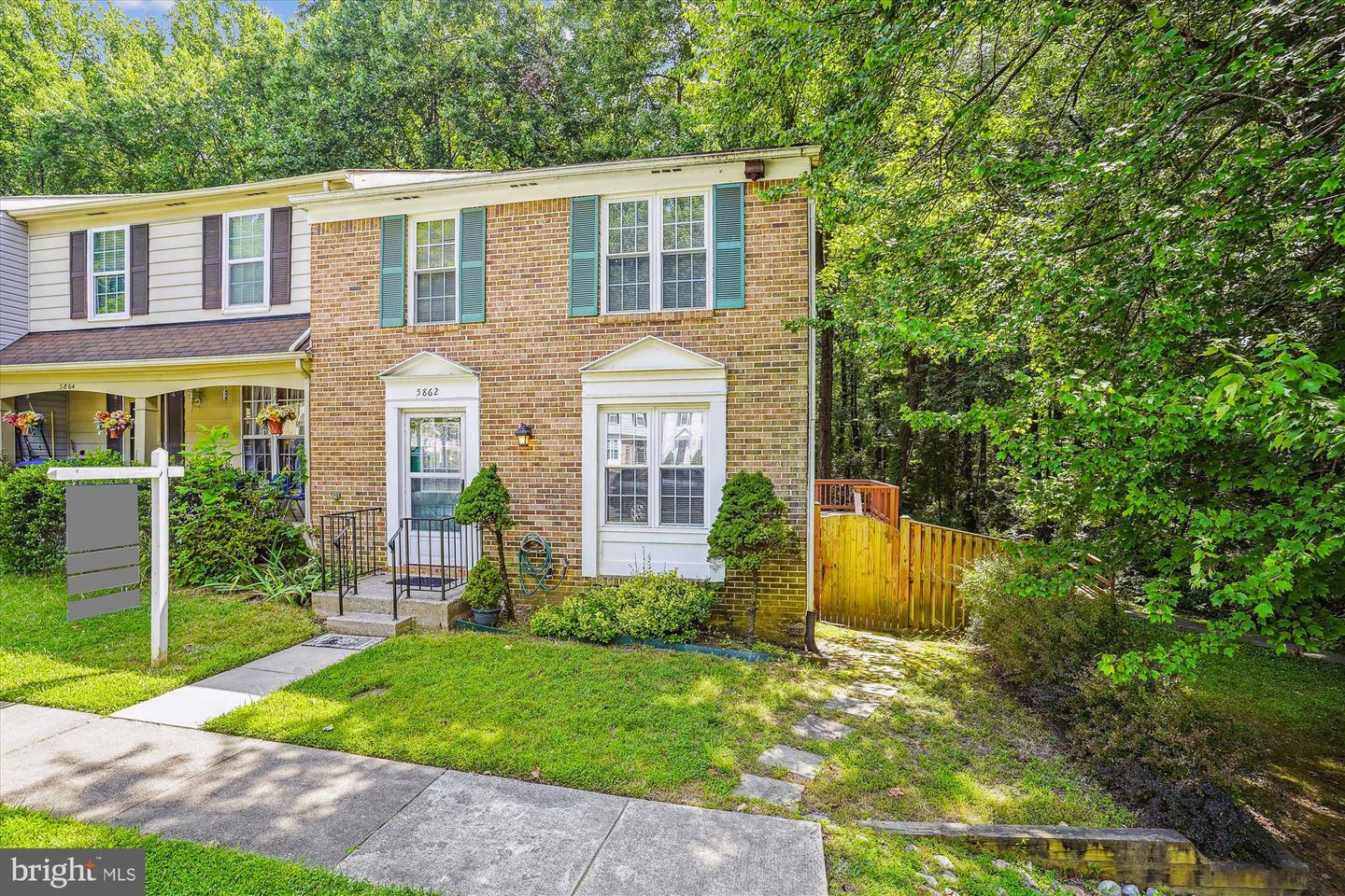 Property Photo: 5862 Wood Flower Ct VA 22015