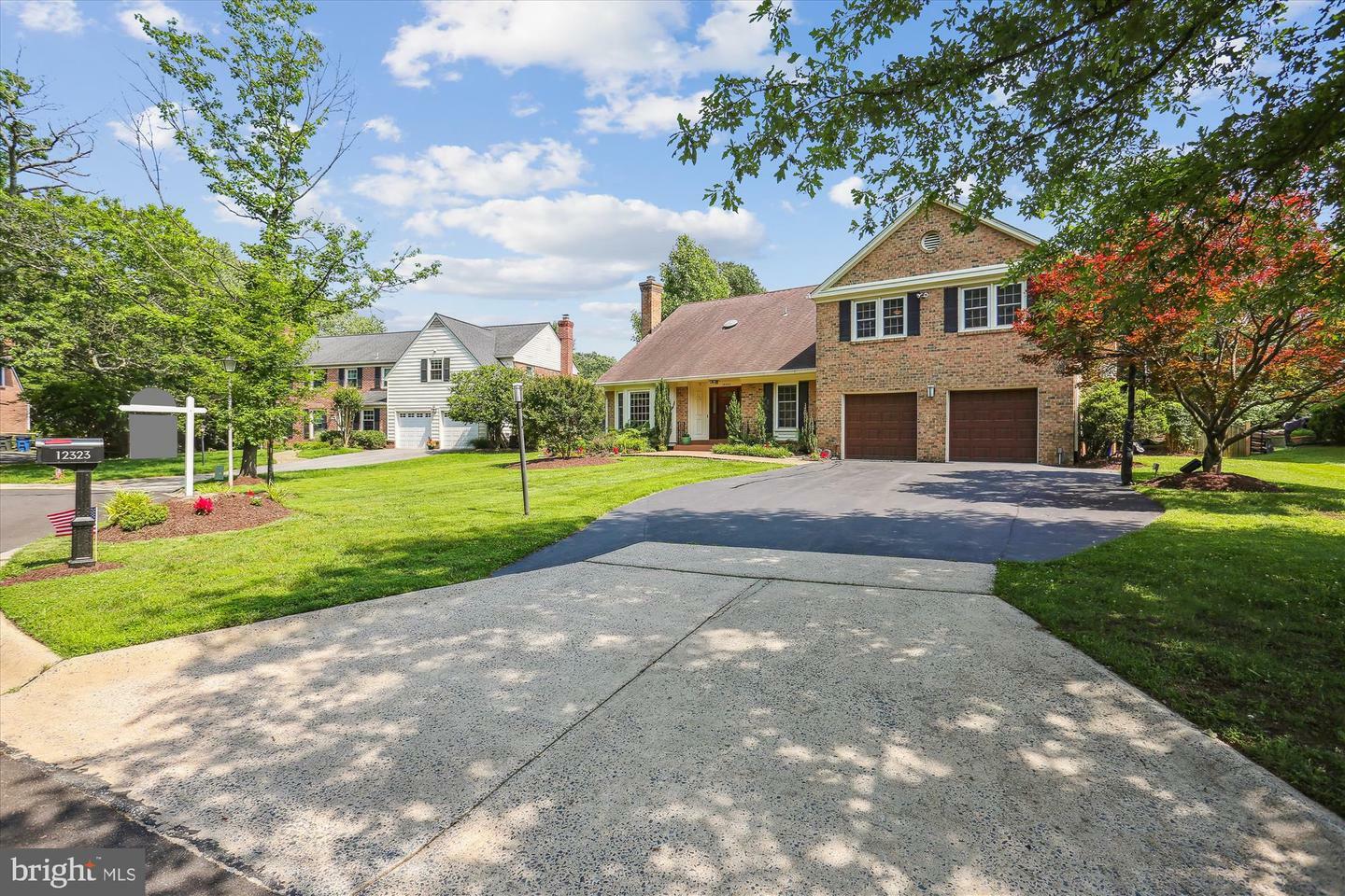 Property Photo: 12323 Overpond Way MD 20854