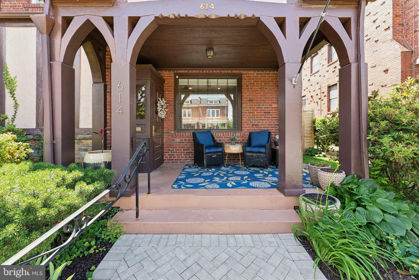 Property Photo: 614 Oneida Place NW DC 20011