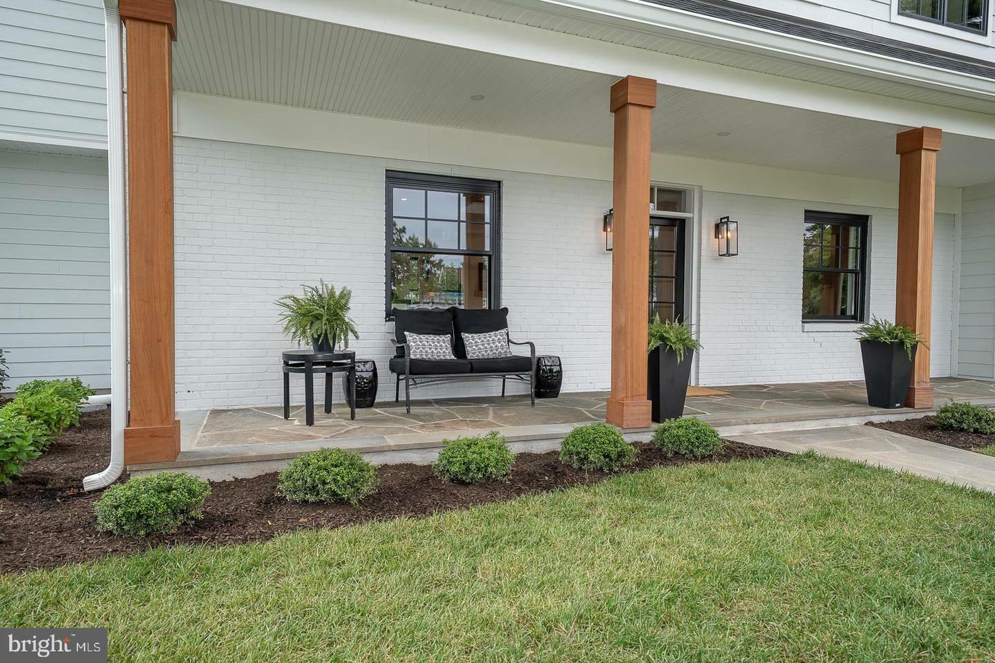 Property Photo: 427 School Lane PA 19087
