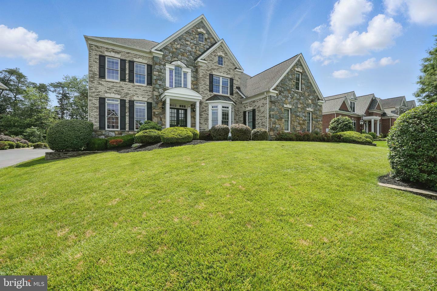 Property Photo: 6033 Tinley Mill Drive VA 20169