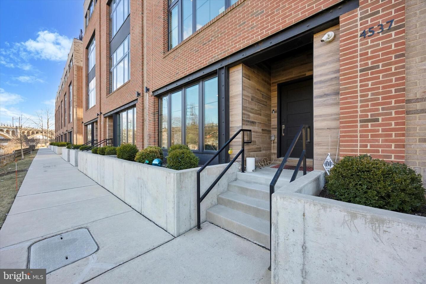 Property Photo:  4537 Riverside Way  PA 19127 