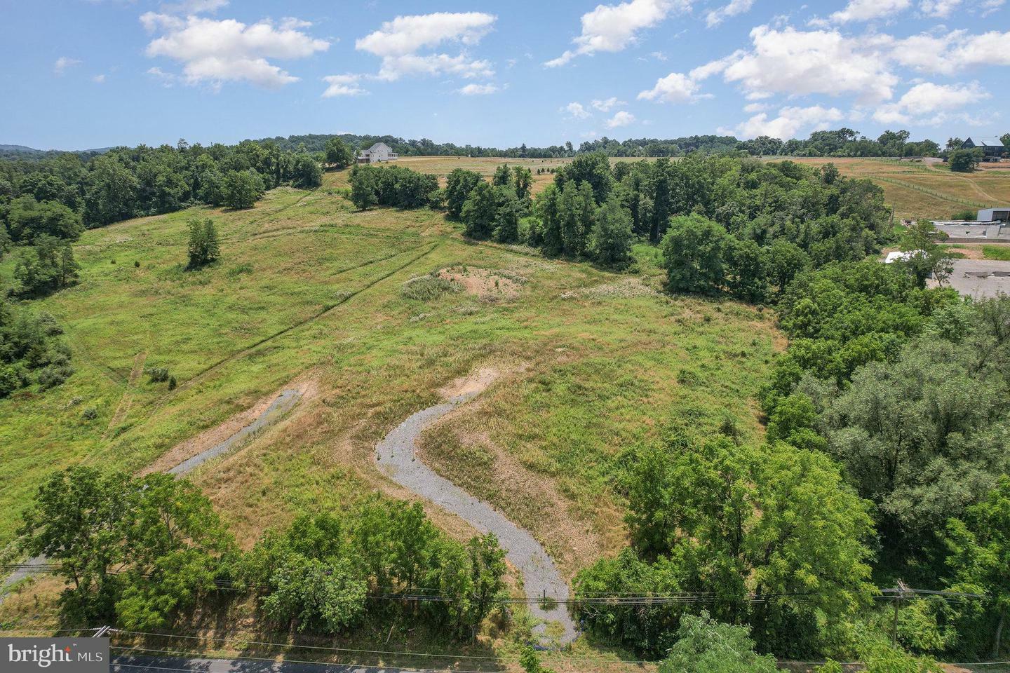 Property Photo: 281 N Lewisberry Road PA 17055