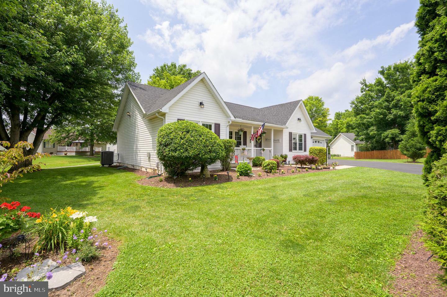 Property Photo: 158 Pembroke Lane WV 25419