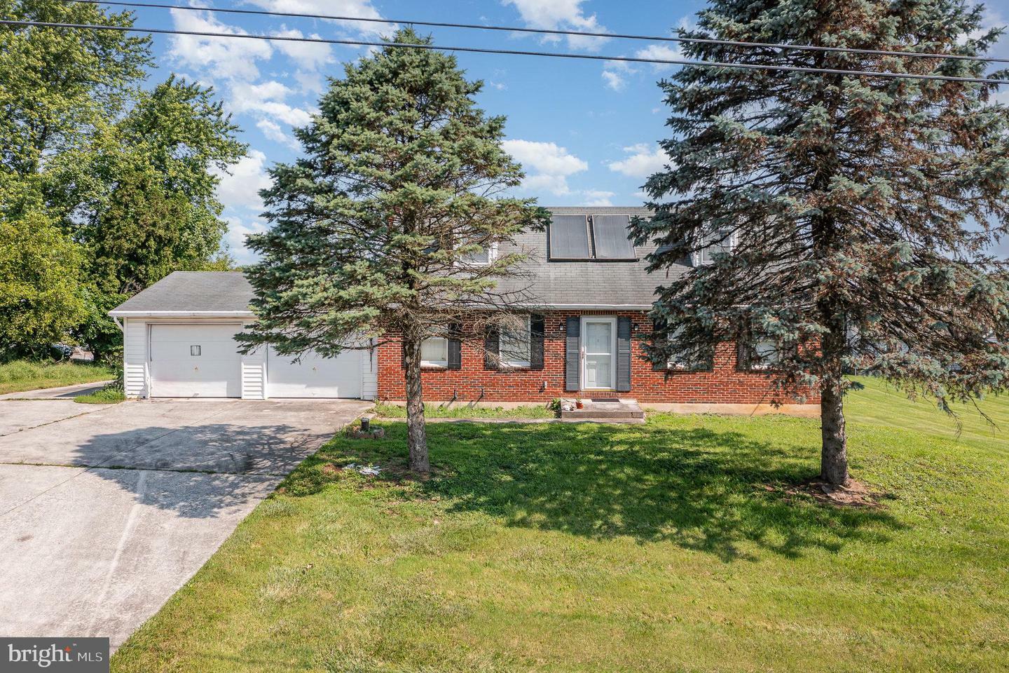 Property Photo: 1370 W Trindle Road PA 17015