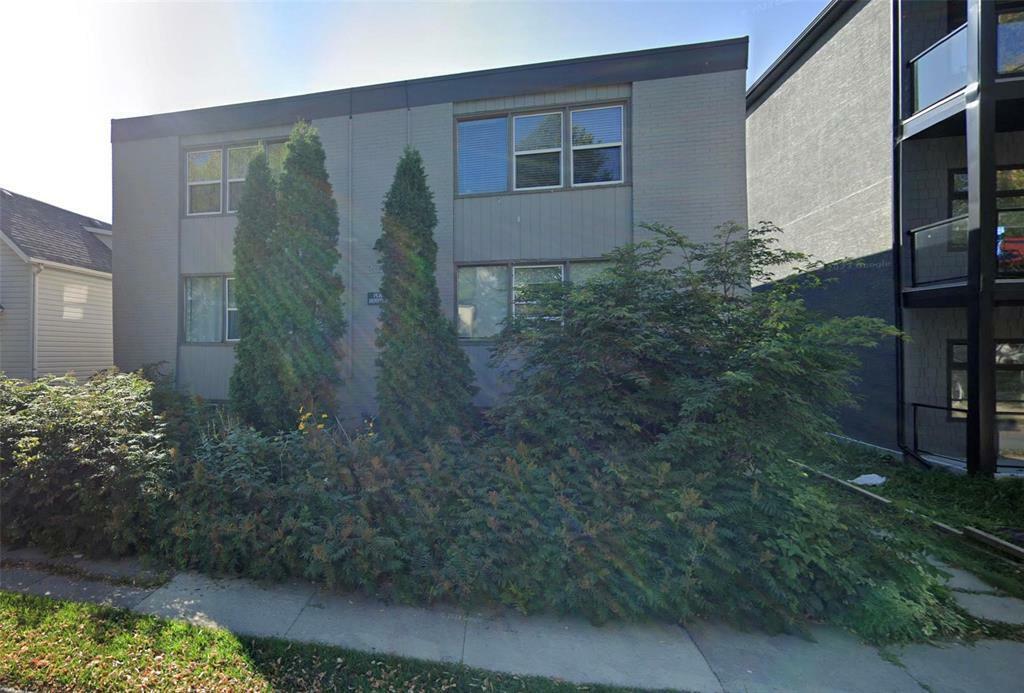 Property Photo: 228 Bertrand Street MB R2H 0N6