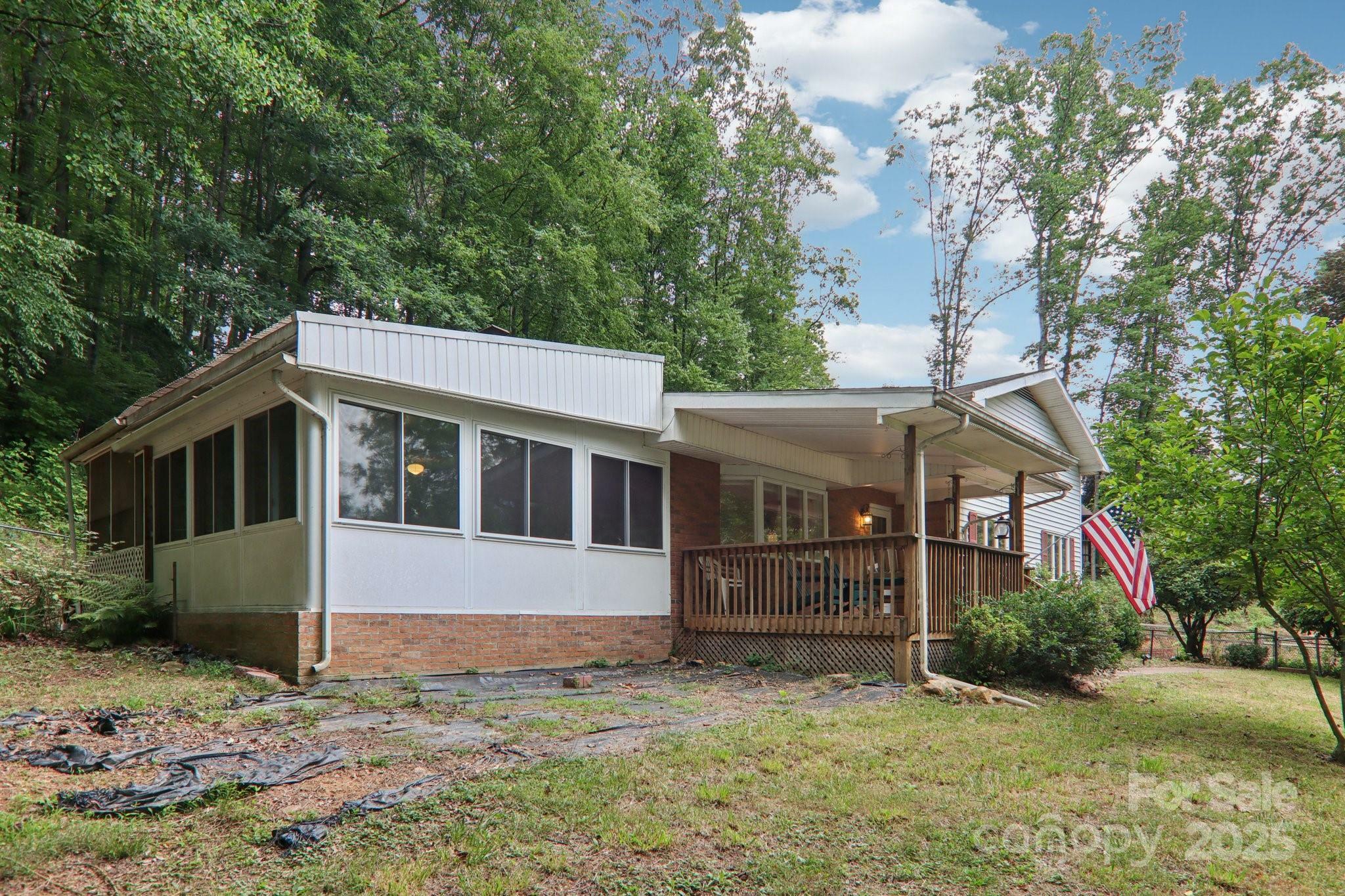 Property Photo: 169 Sunshine Cove Road NC 28785