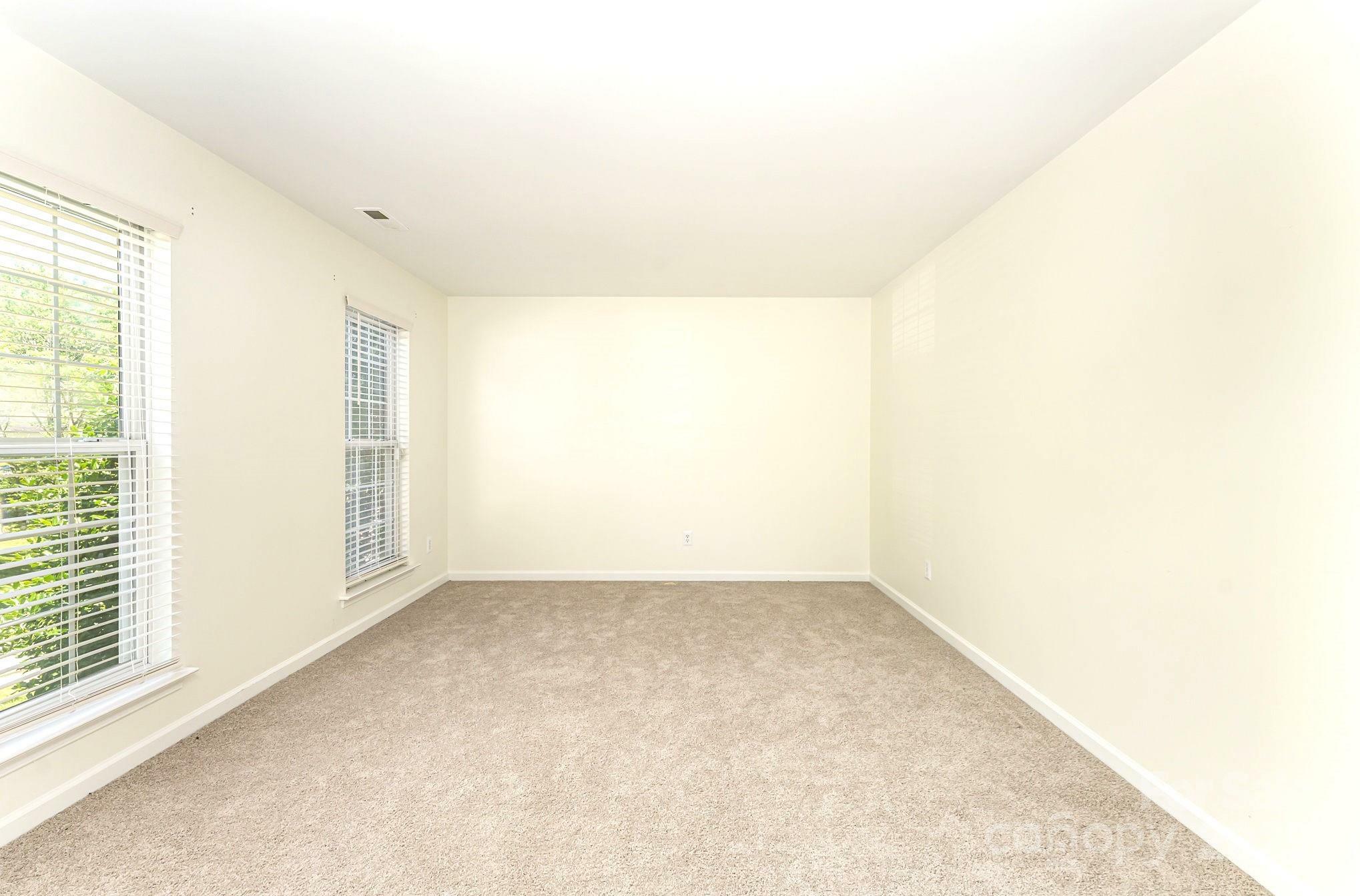 Property Photo: 9146 Austin Ridge Lane NC 28214