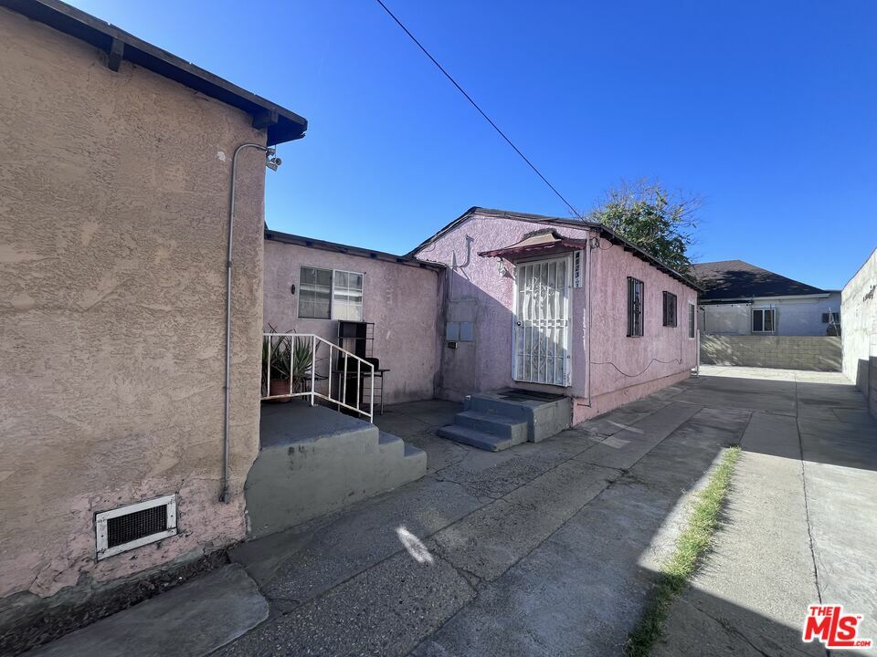 Property Photo: 4123 Naomi Ave CA 90011