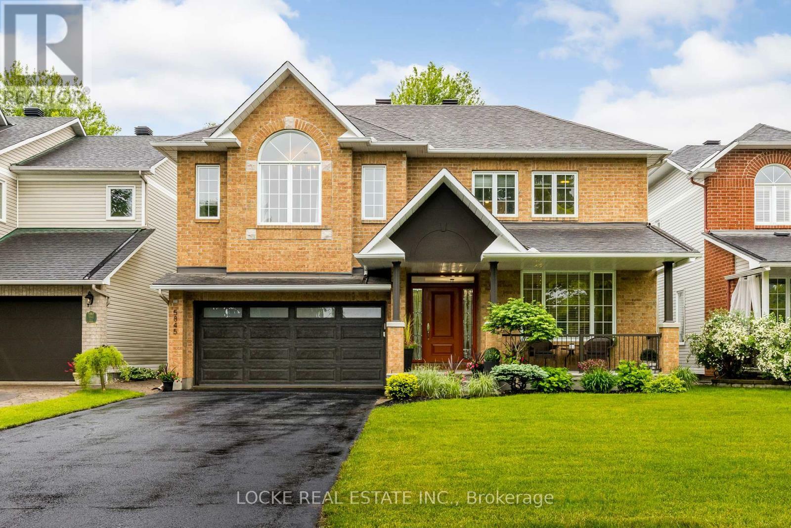 Property Photo: 5845 Gladewoods Place ON K1W 1G6
