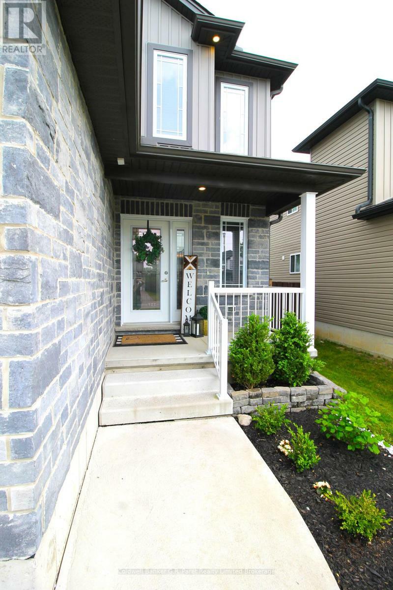 Property Photo: 19 Sandy Court ON N4G 0H6