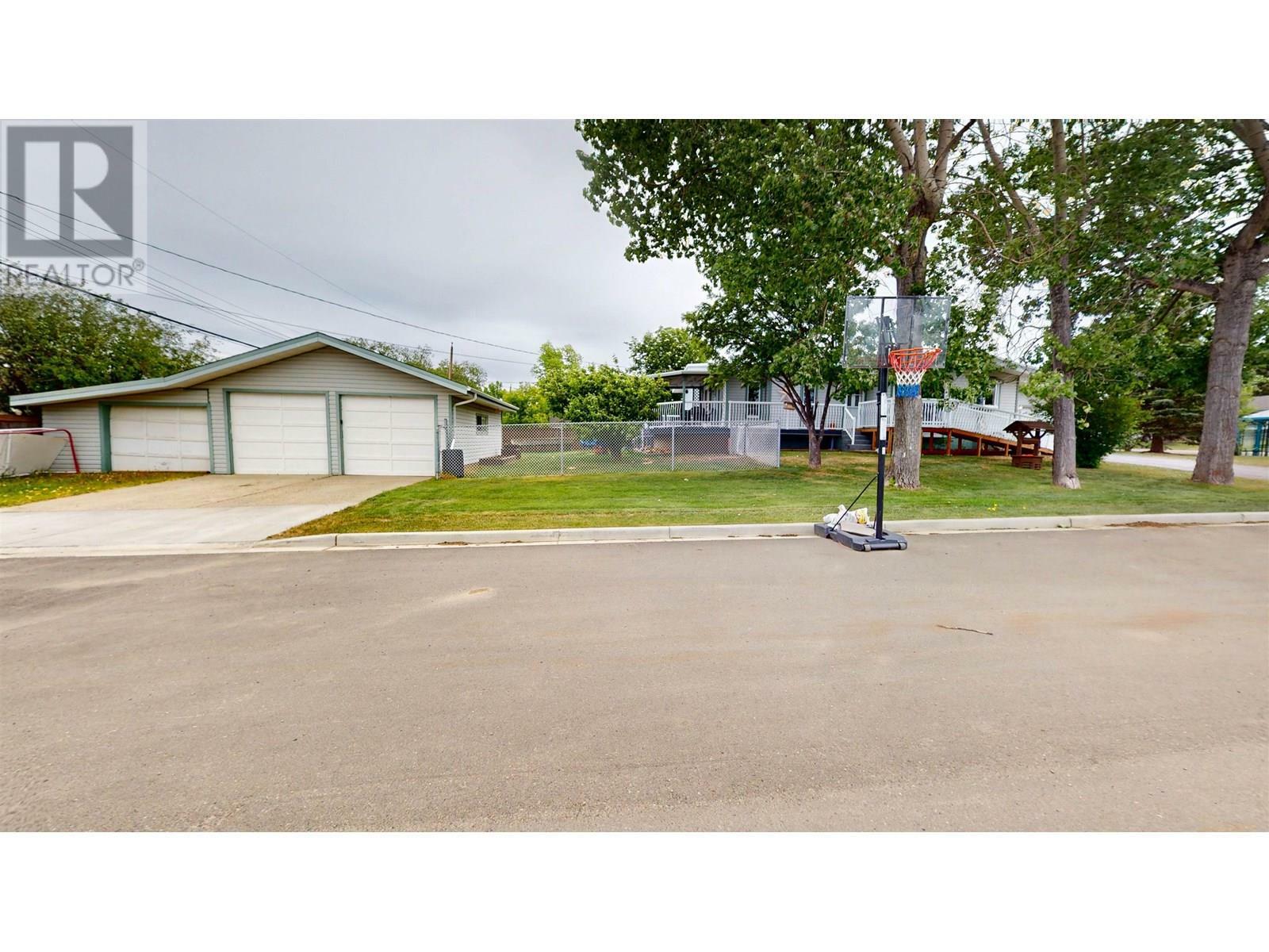 Property Photo: 10320 111 Avenue BC V1J 2V4