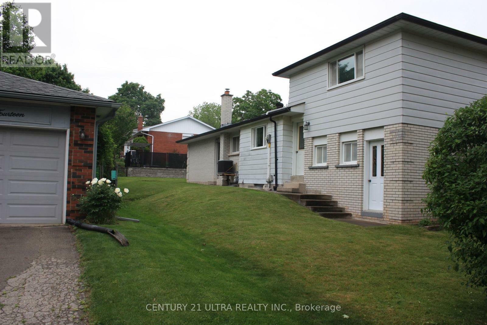 Property Photo: 2116 Ireland Drive ON L7P 1R2