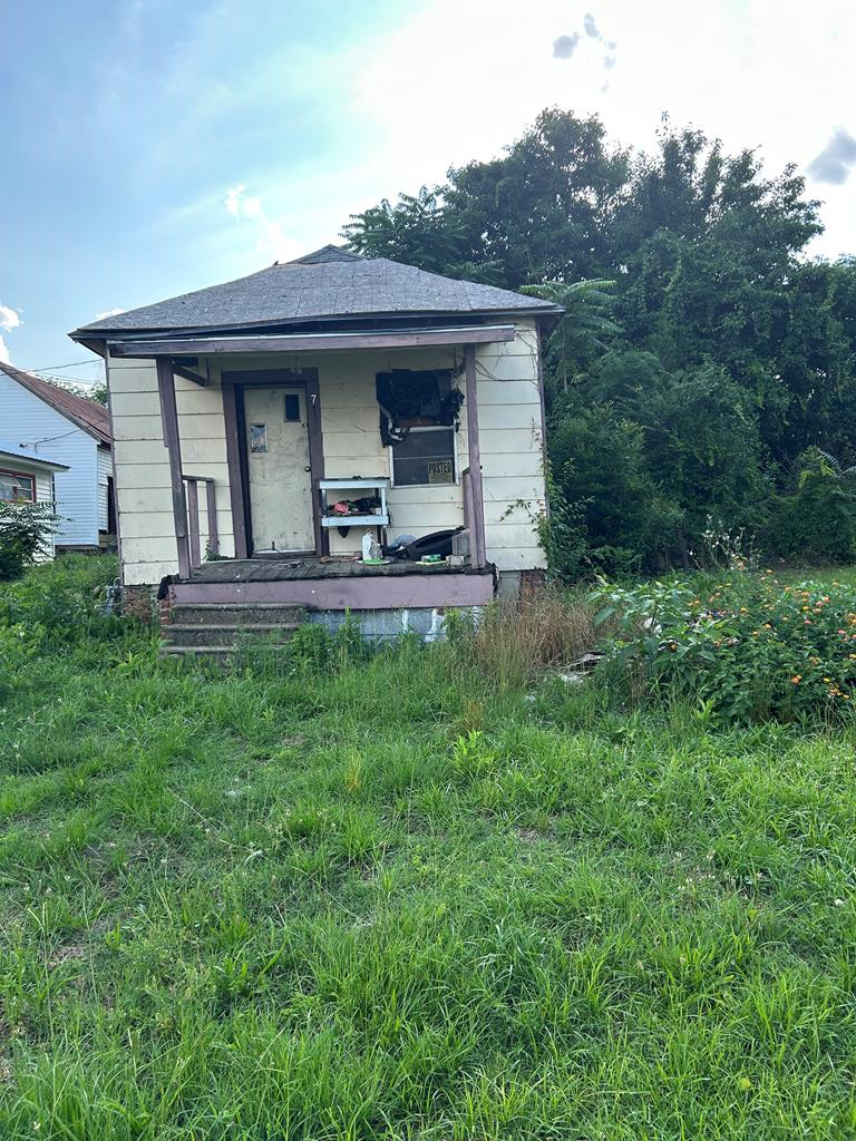 Property Photo: 712 S 8th St GA 31015