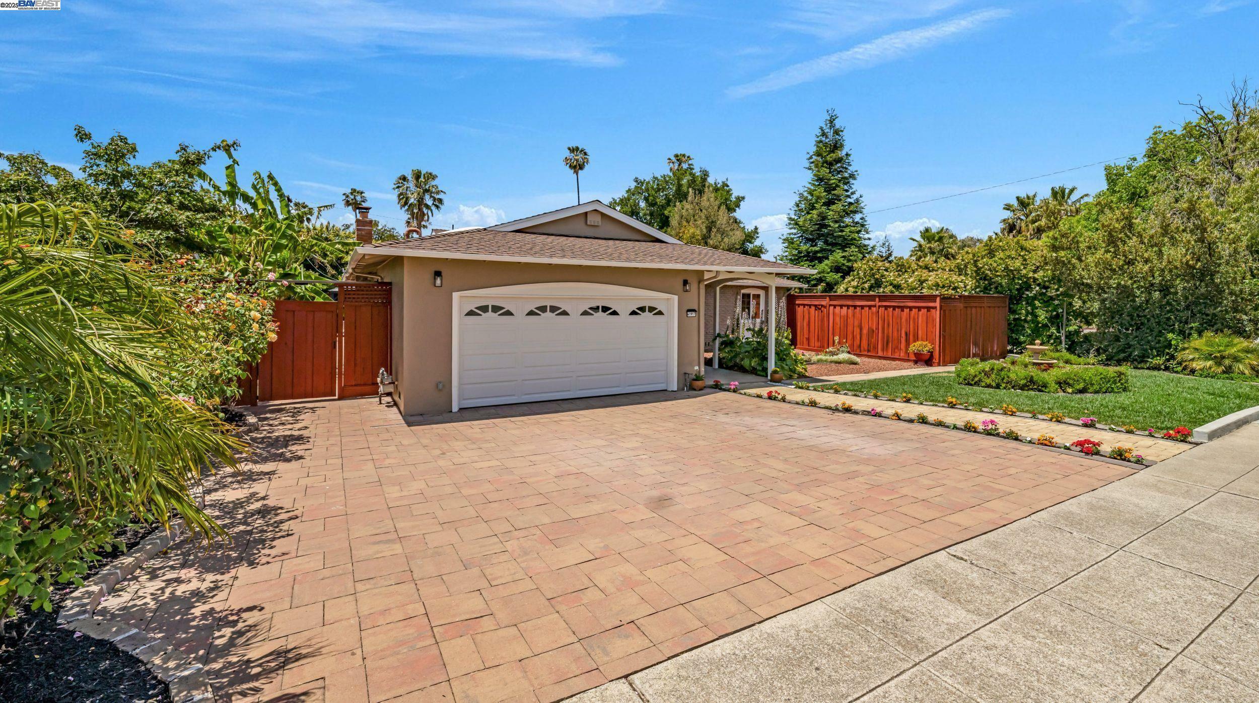 Property Photo: 41917 Camino Santa Barbara CA 94539