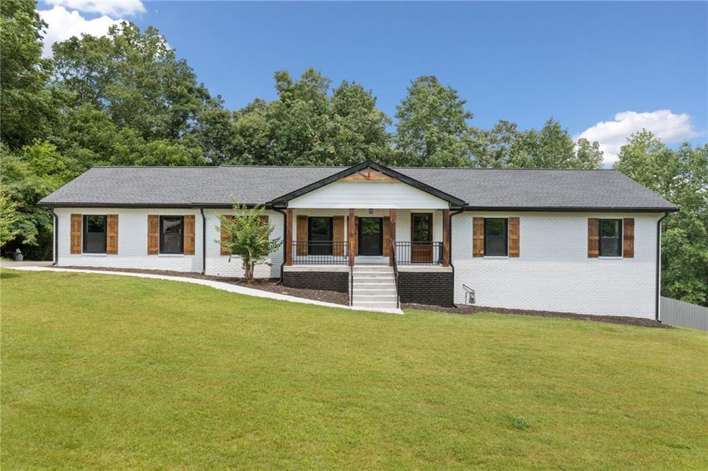Property Photo:  136 Ridgecrest Drive  GA 30107 