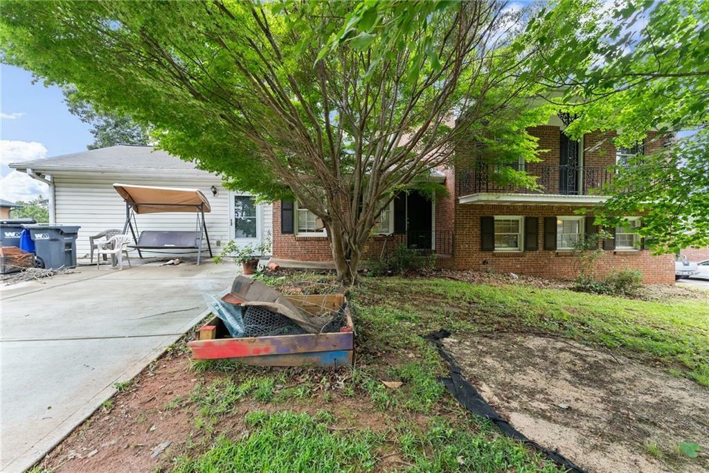 Property Photo: 2711 Bethesda Court NE GA 30044