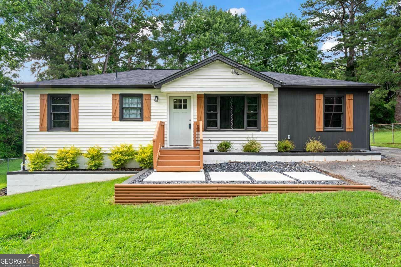 Property Photo: 1326 Stella Circle SW GA 30126