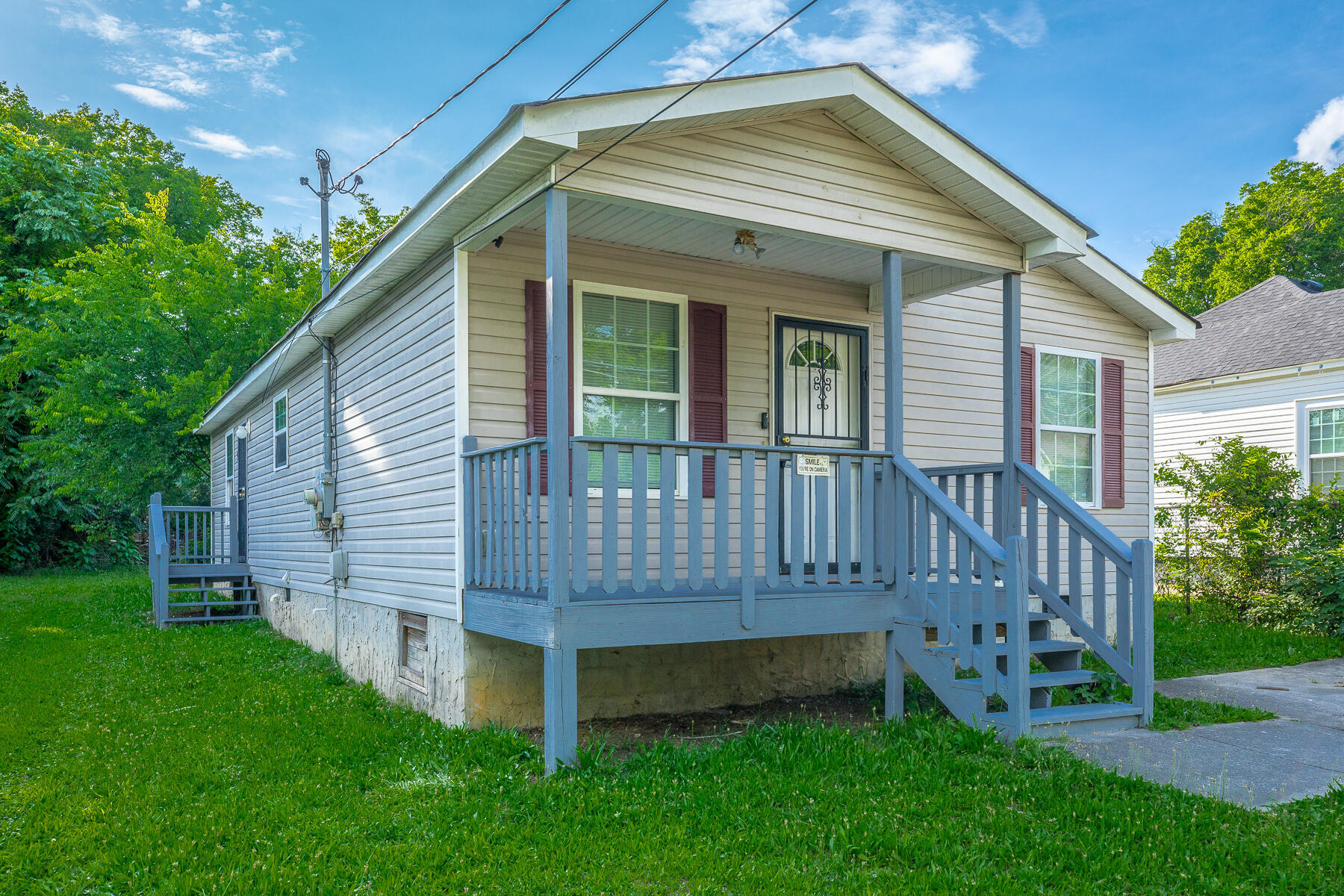 Property Photo: 1039 N Orchard Knob Avenue TN 37406