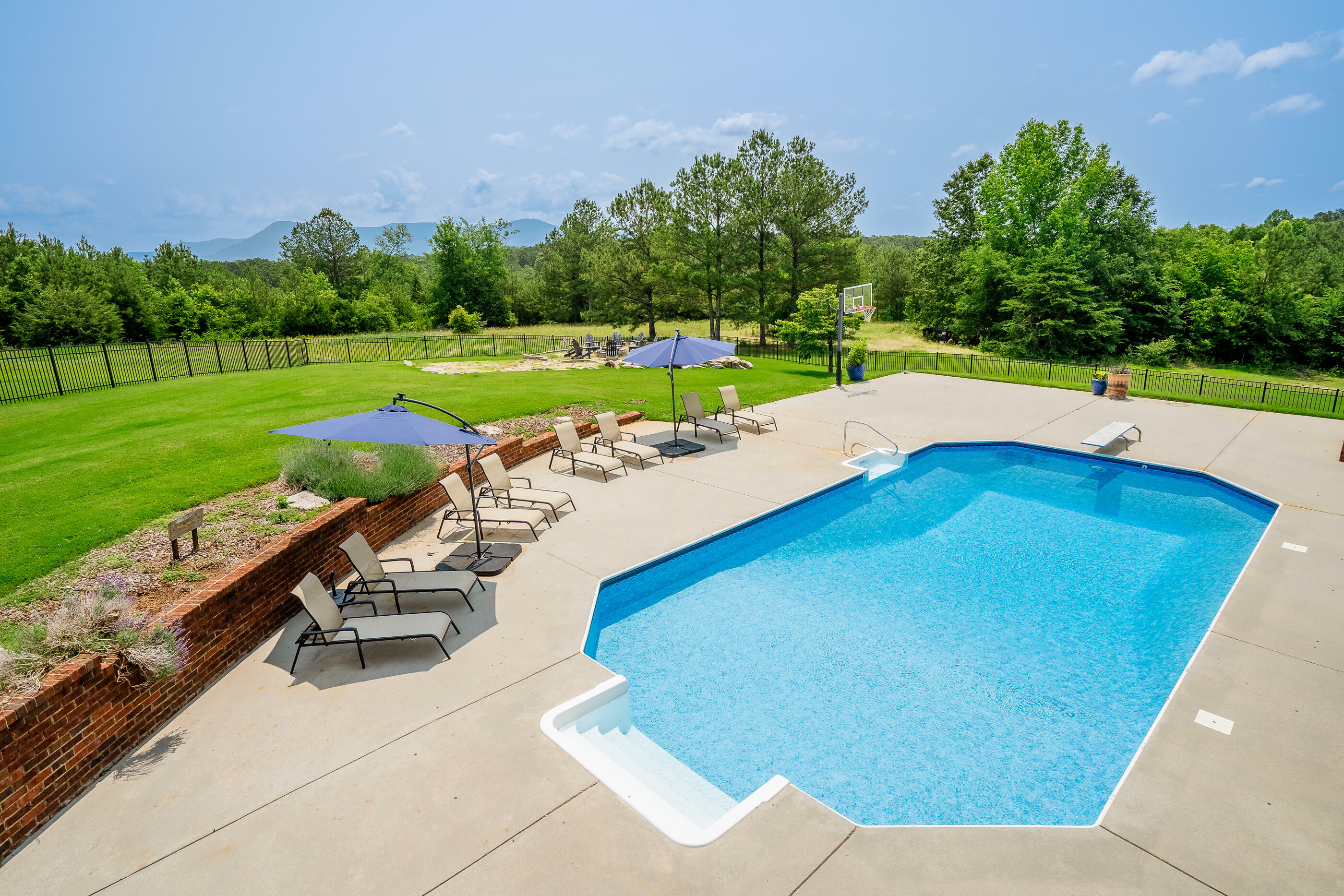 Property Photo: 184 Indian Trace Drive GA 30705