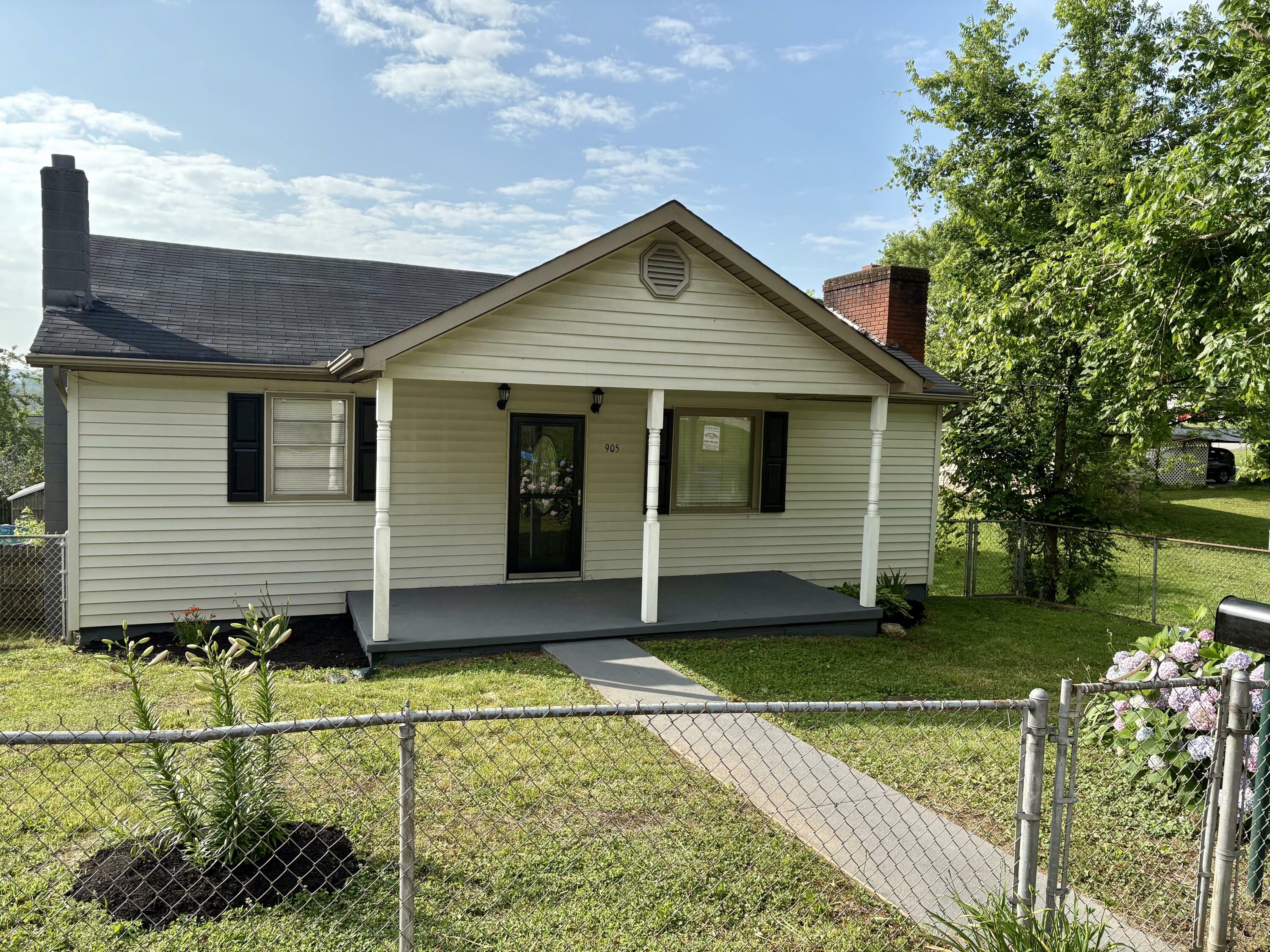 Property Photo: 905 McAdoo Street TN 37716
