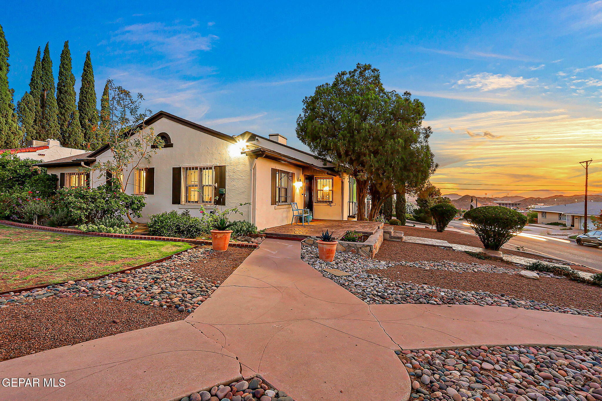 Property Photo: 818 Kerbey Avenue TX 79902