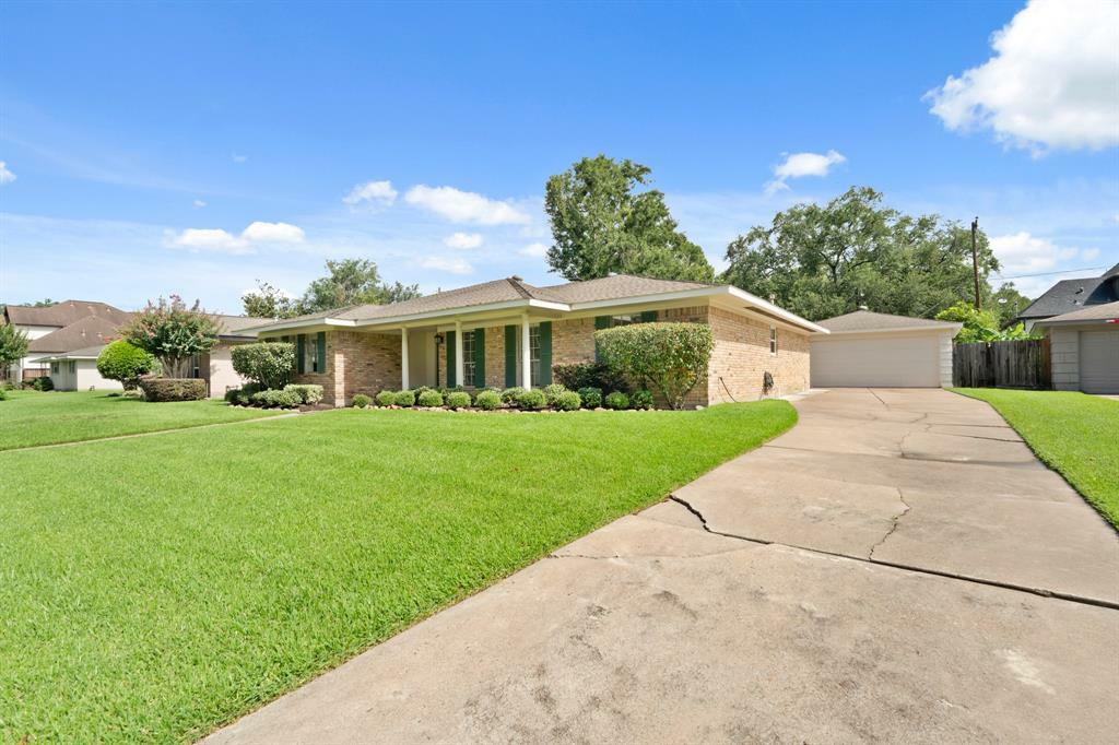 Property Photo: 5318 Imogene Street TX 77096