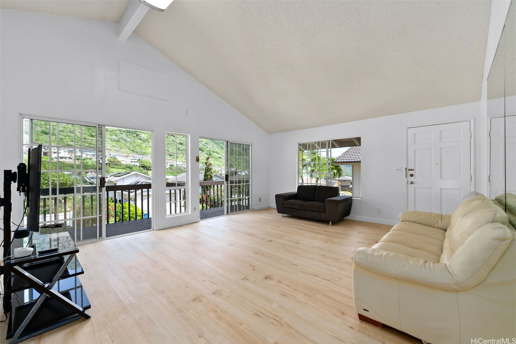 Property Photo: 1305 Lunalilo Home Road HI 96825