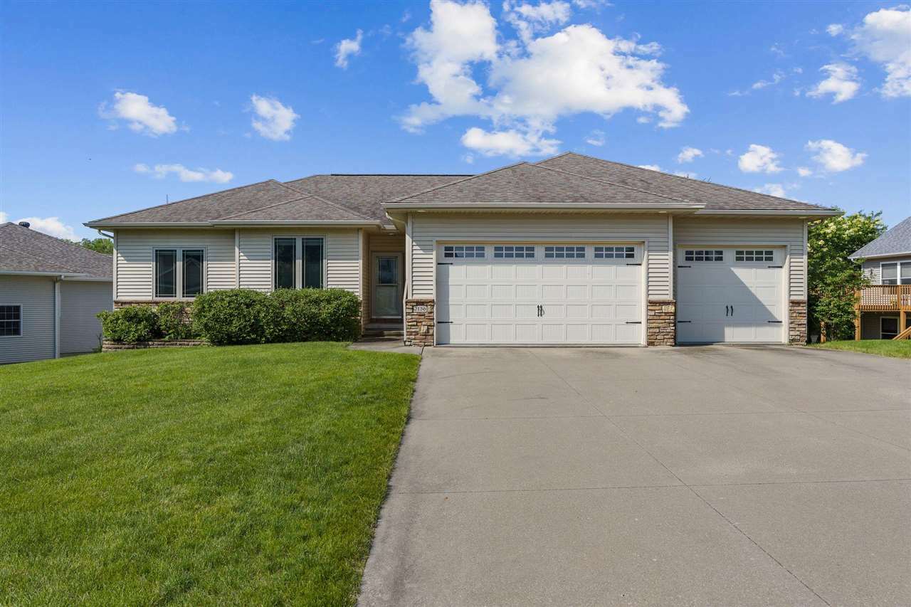2136 Oakdale Rdg  Coralville IA 52241 photo