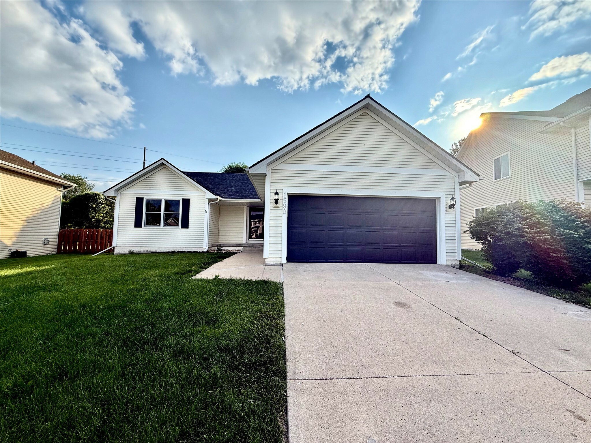 Property Photo: 1590 Nine Iron Drive IA 50266