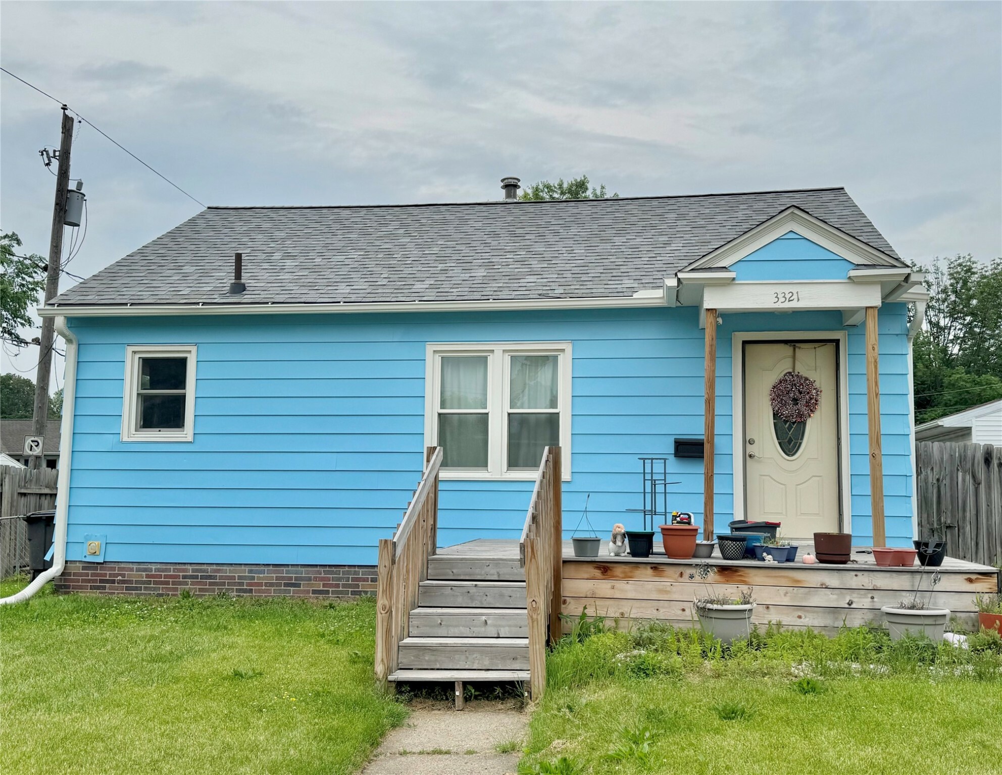 Property Photo: 3321 E 7th Street IA 50316