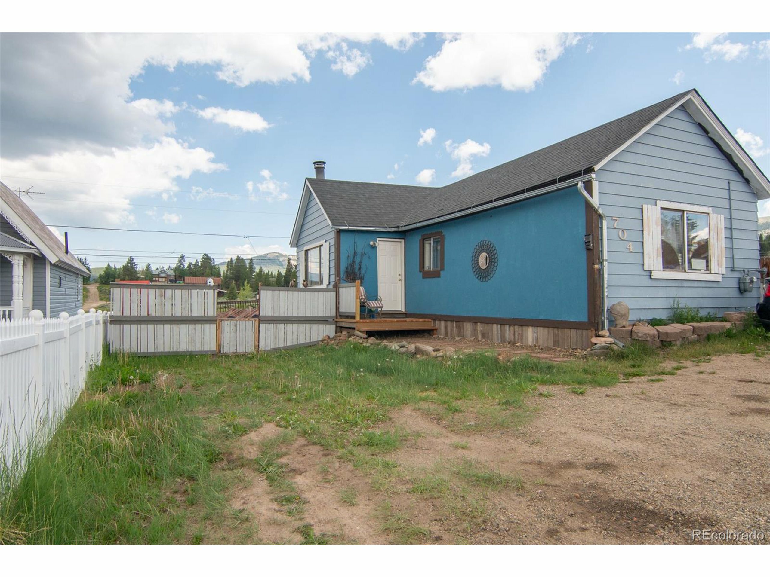 Property Photo: 704 E 6th St CO 80461