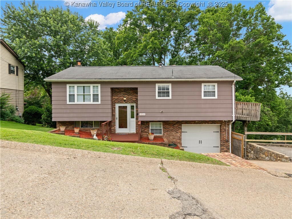 Property Photo: 4814 Hickory Street WV 25309