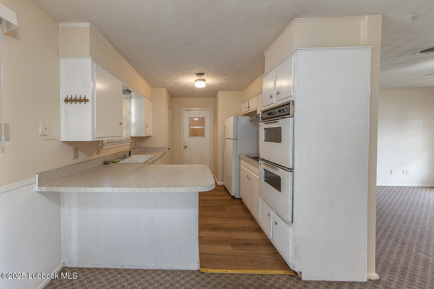 Property Photo: 1609 68th Street TX 79412