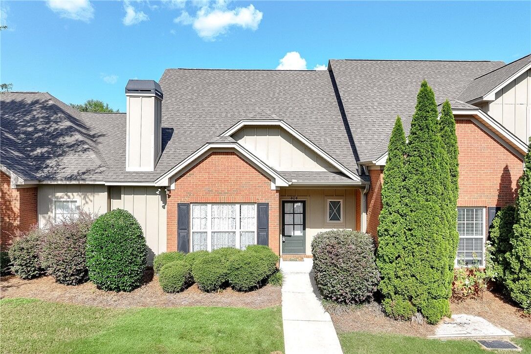 Property Photo: 1630 Academy Drive 404 AL 36830