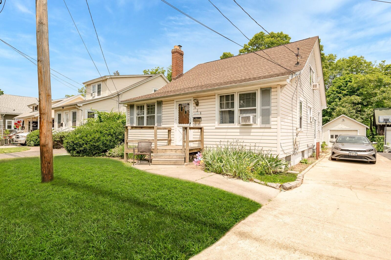 Property Photo:  528 Washington Avenue  NY 11757 