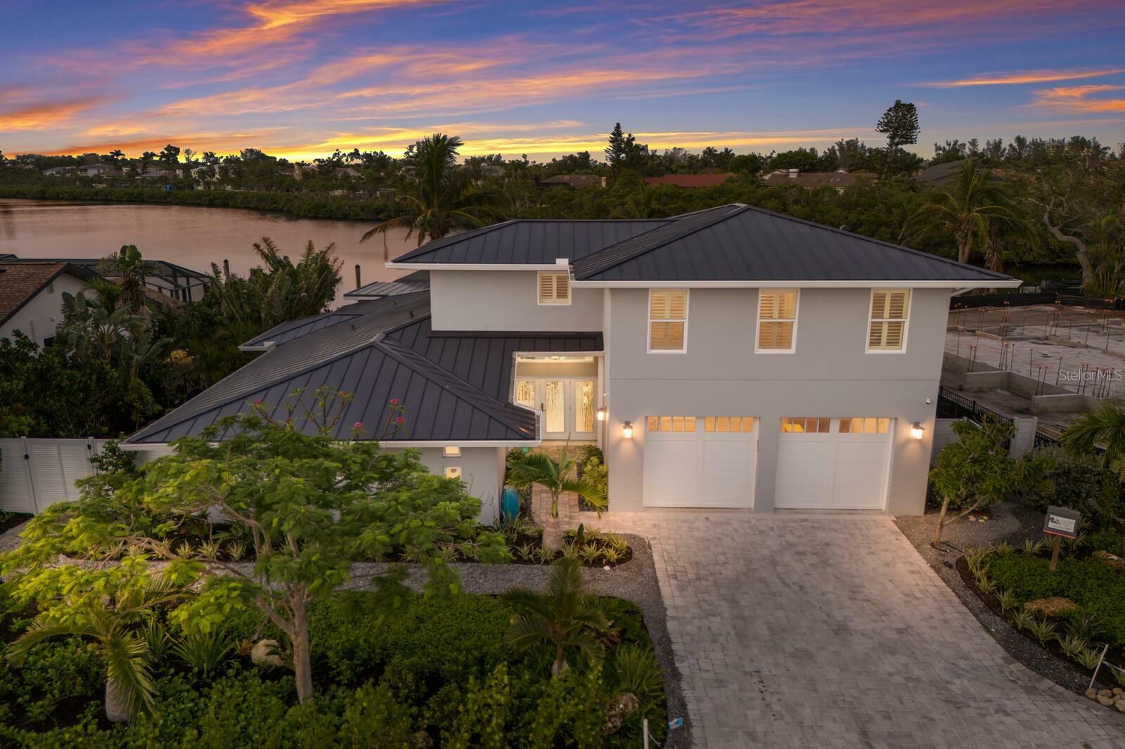 Property Photo: 4 Winslow Place FL 34228