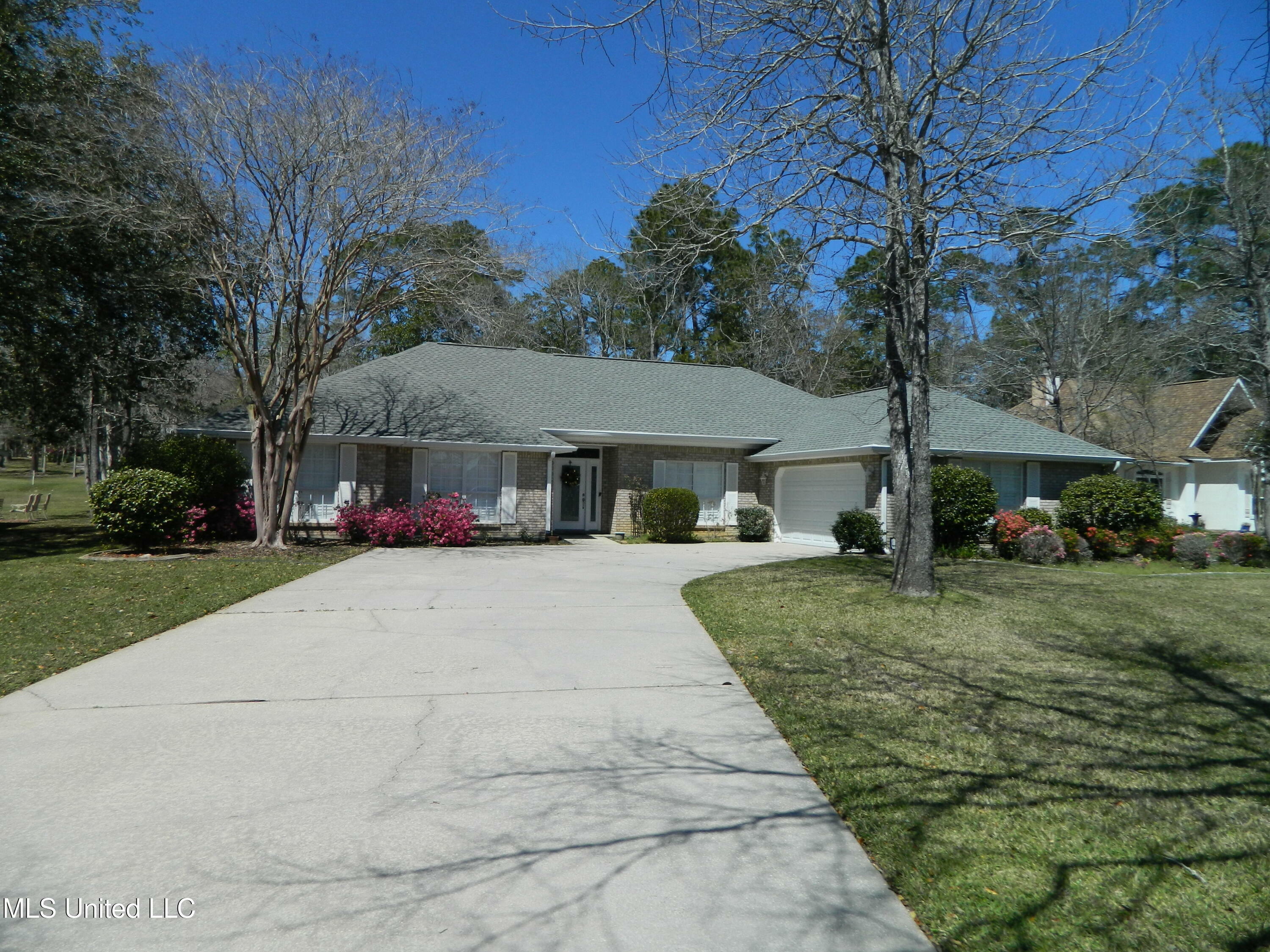Property Photo: 56115 E Diamondhead Drive MS 39525