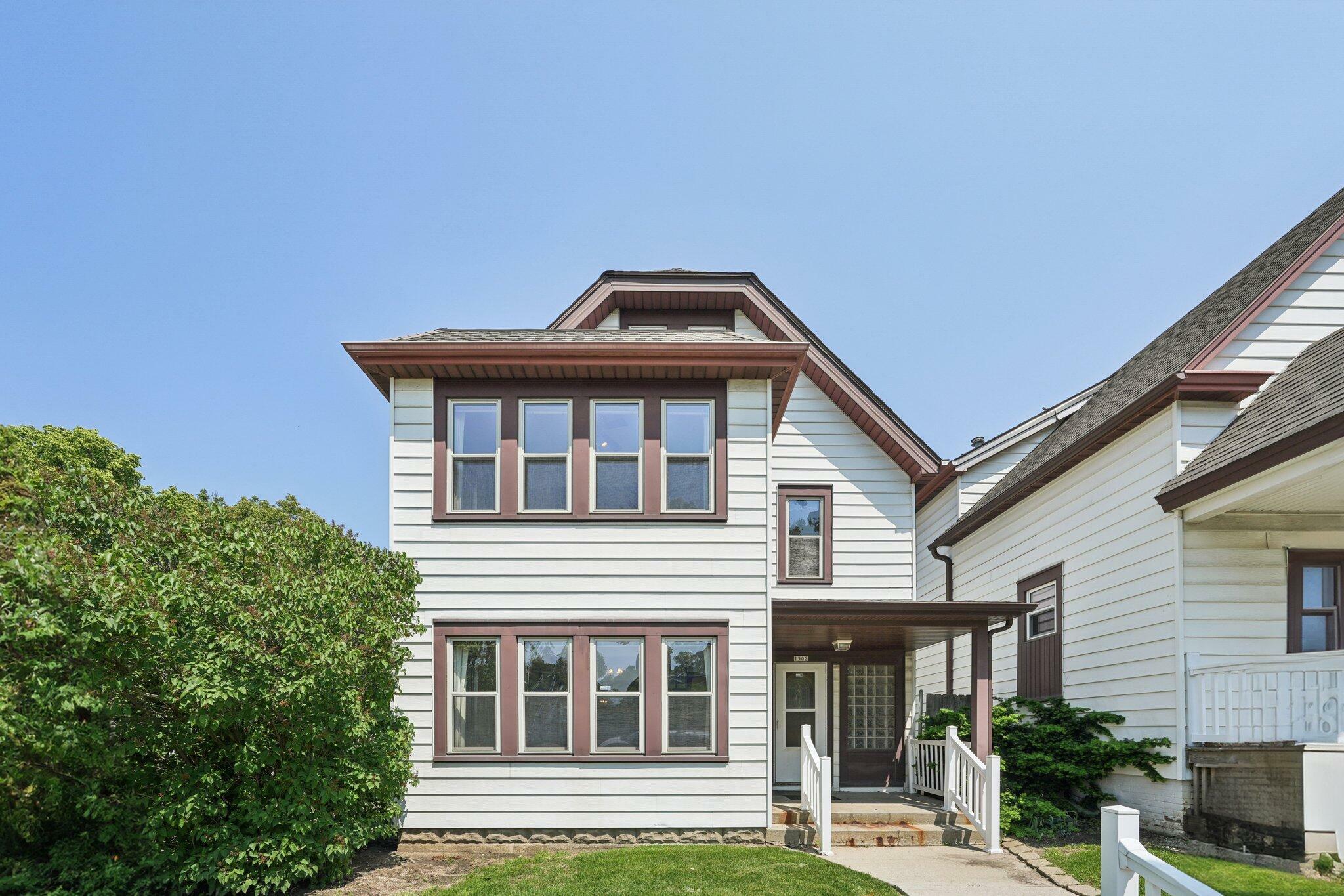 Property Photo: 1502 S 32nd St WI 53215