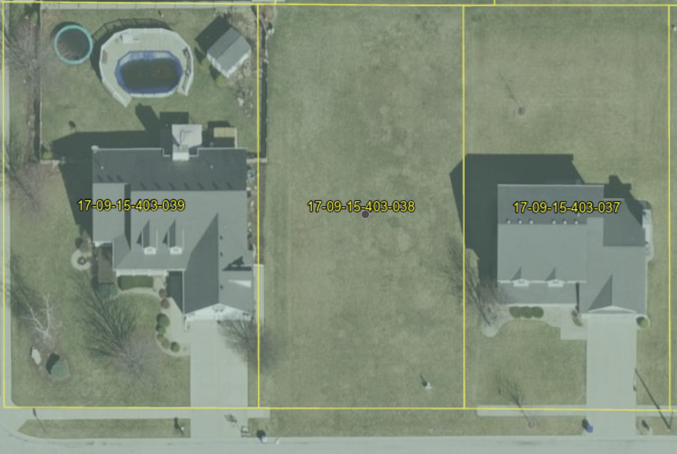 Property Photo: 1802 Derby Drive IL 60914